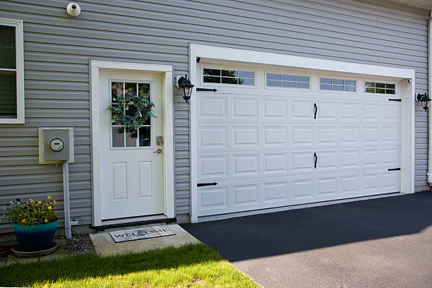 24/7 Emergency Garage Door Panel Replacement experts in Tularosa, NM